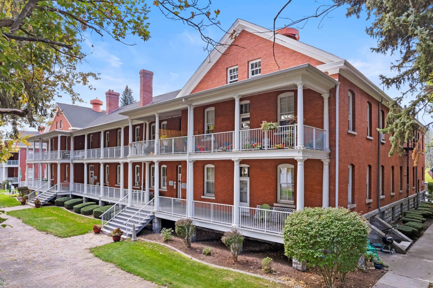 Randolph Arms Apartments Image 1