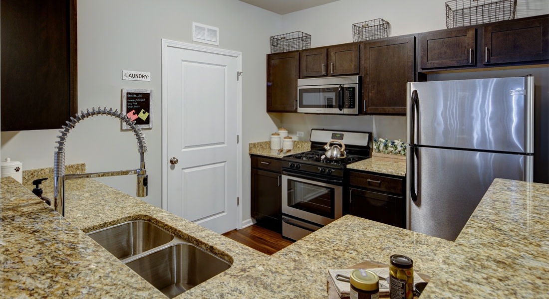 Algonquin Square Apartments Image 1