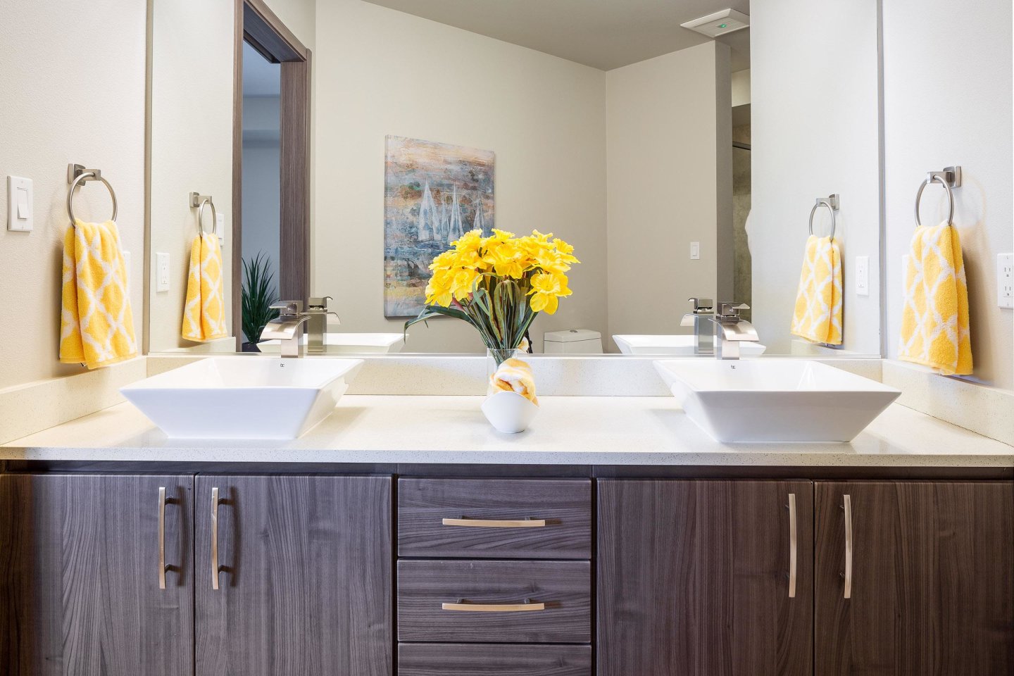 Yacht Harbor Club Image 31