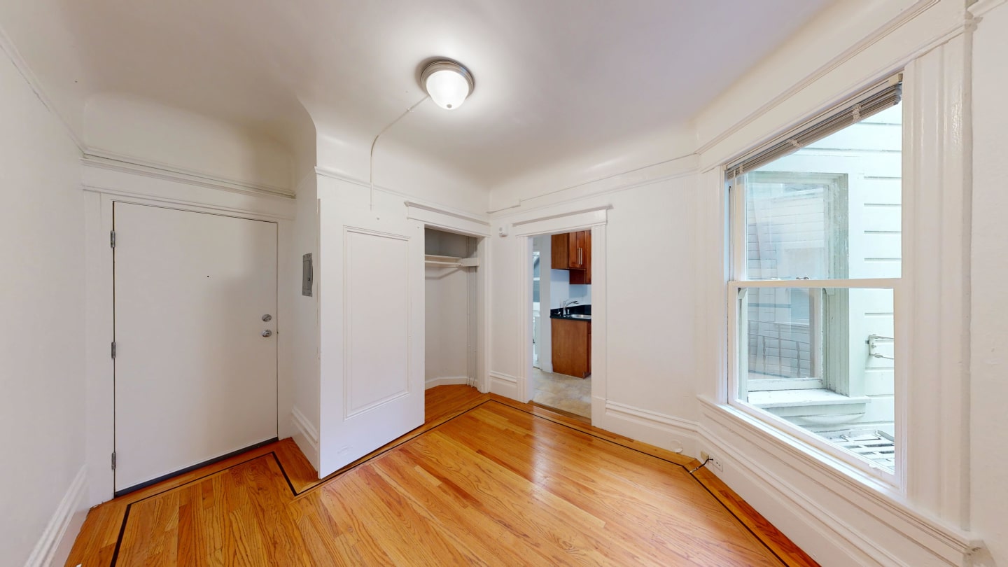 1301 Leavenworth Image 4
