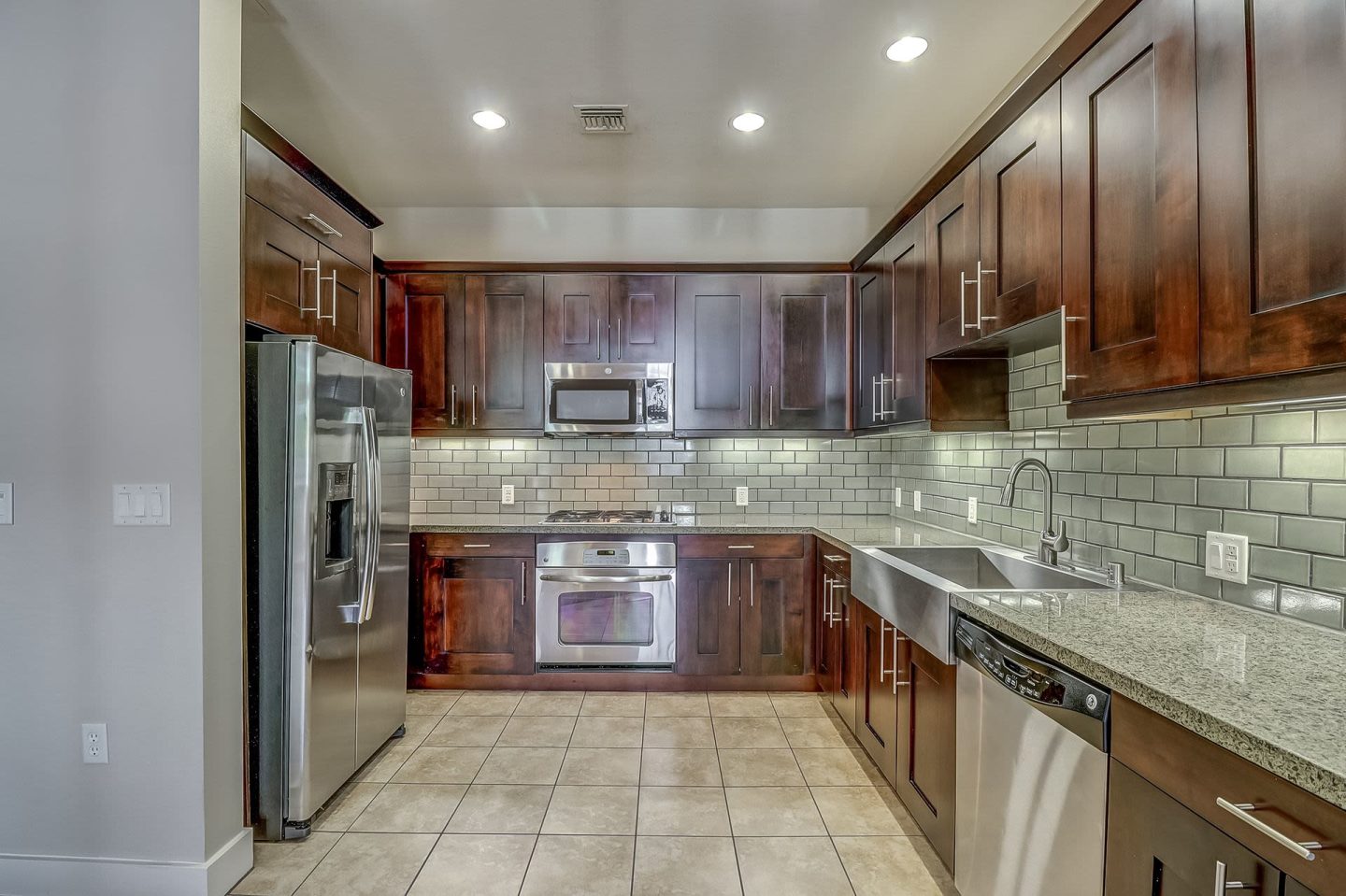 Axis 2300 Image 82
