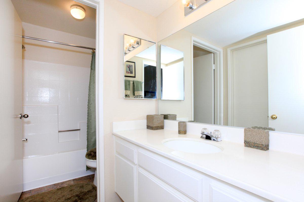 Riverpark apartment homes Image 73