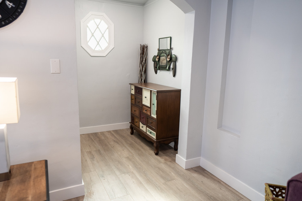 Kling Front Image 62