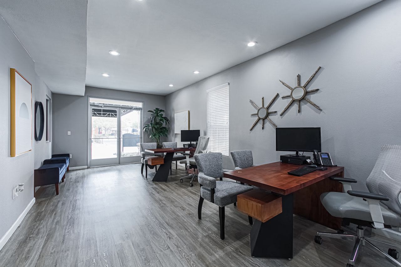 The Village at Bellaire Apartments Image 47