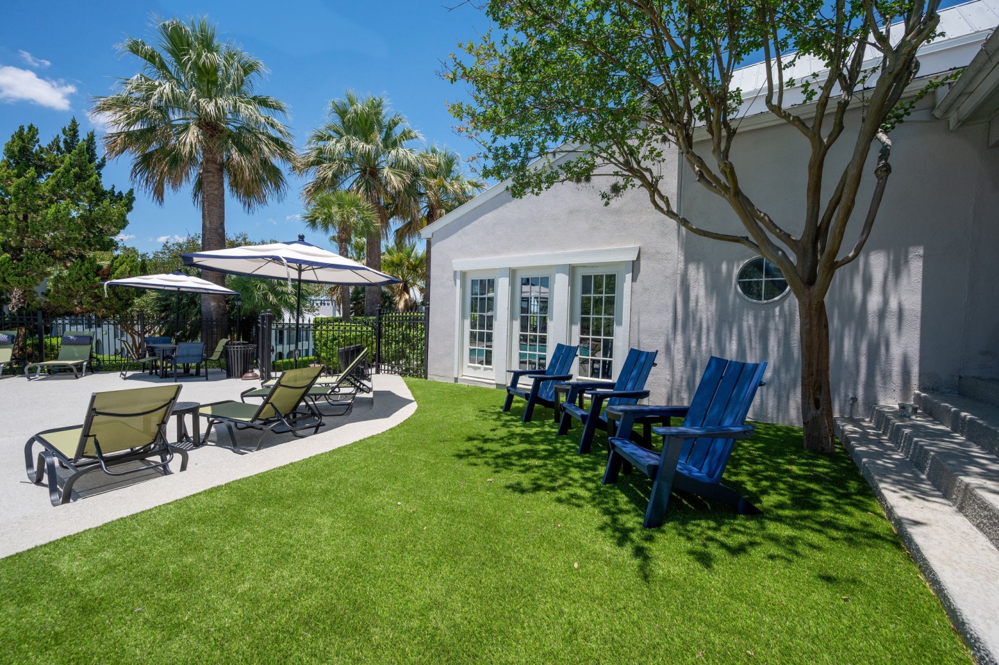 Royal Palms Image 6