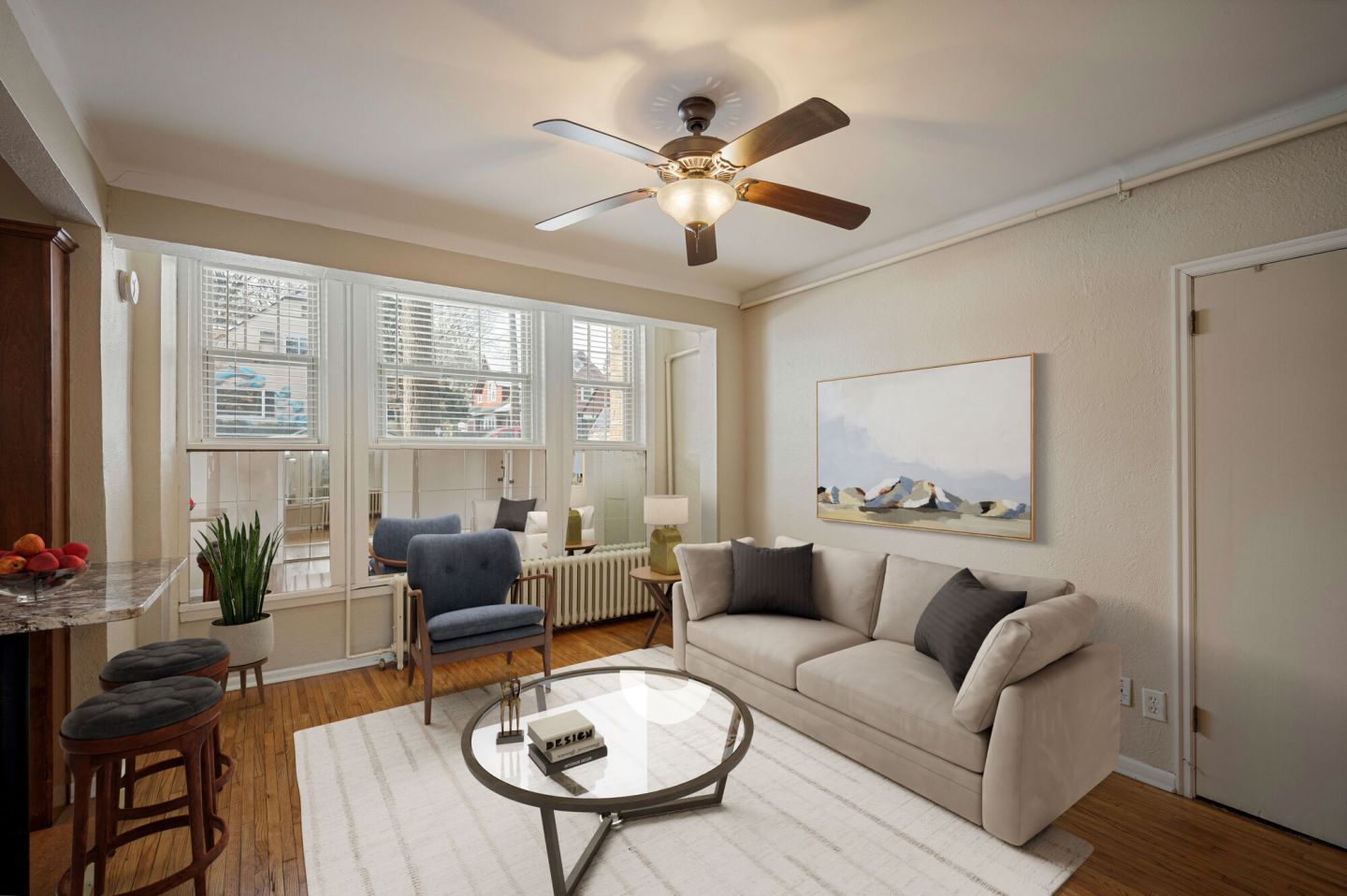 Rustic Lodge Apartments Image 5
