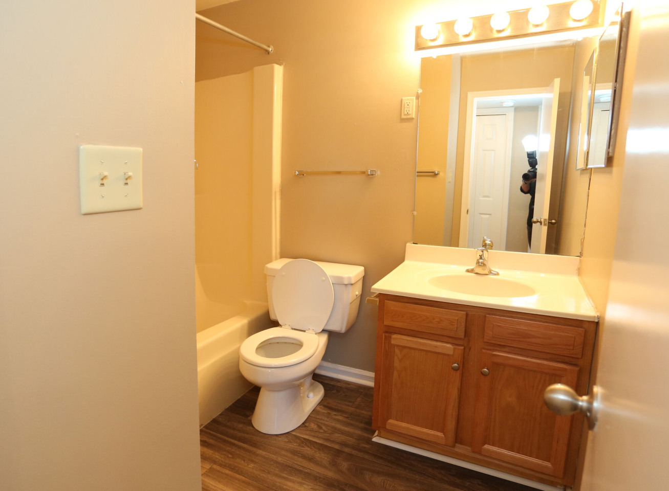 Cedar Point Apartments Image 2