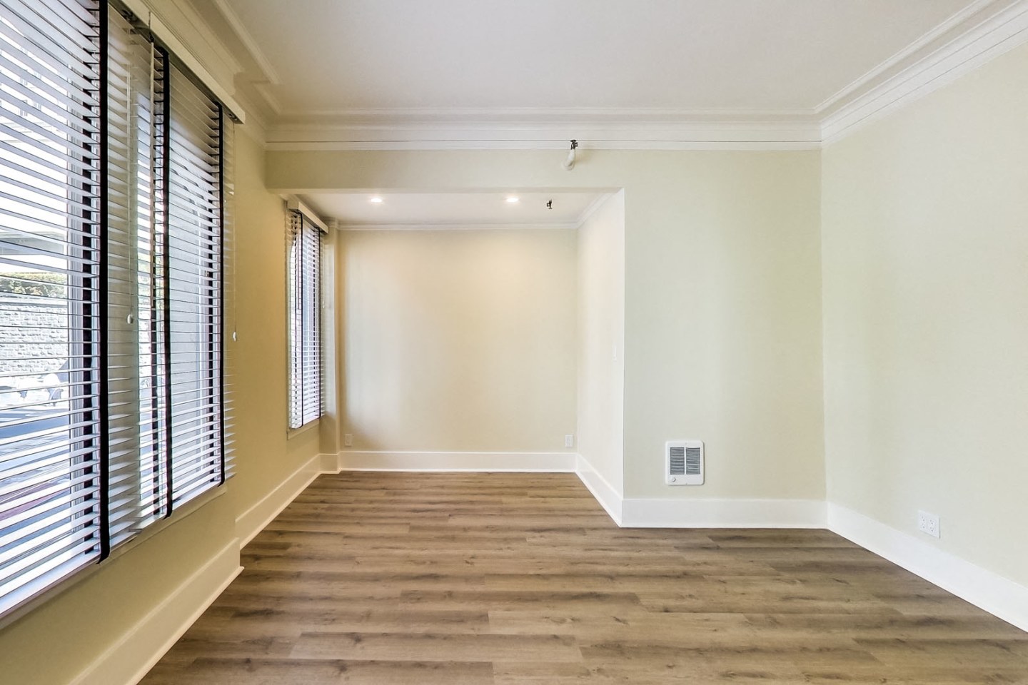 795 PINE Image 4