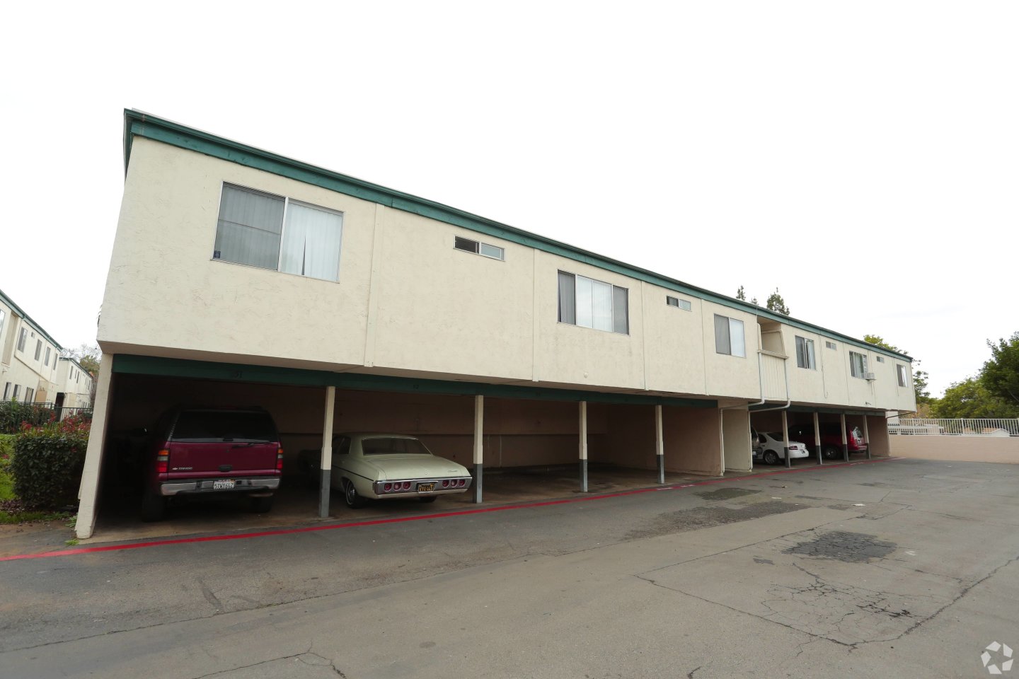 Foothill Courtyard Image 6