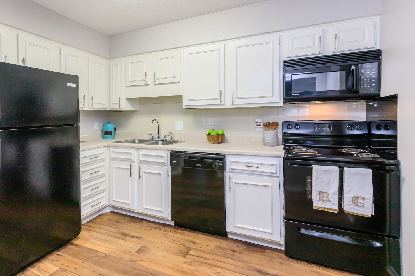 Riverview North Apartments Image 1