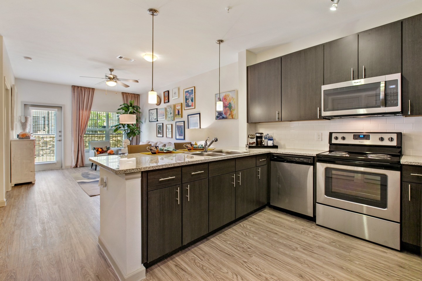 Sadler House Luxury Apartment Homes Image 47