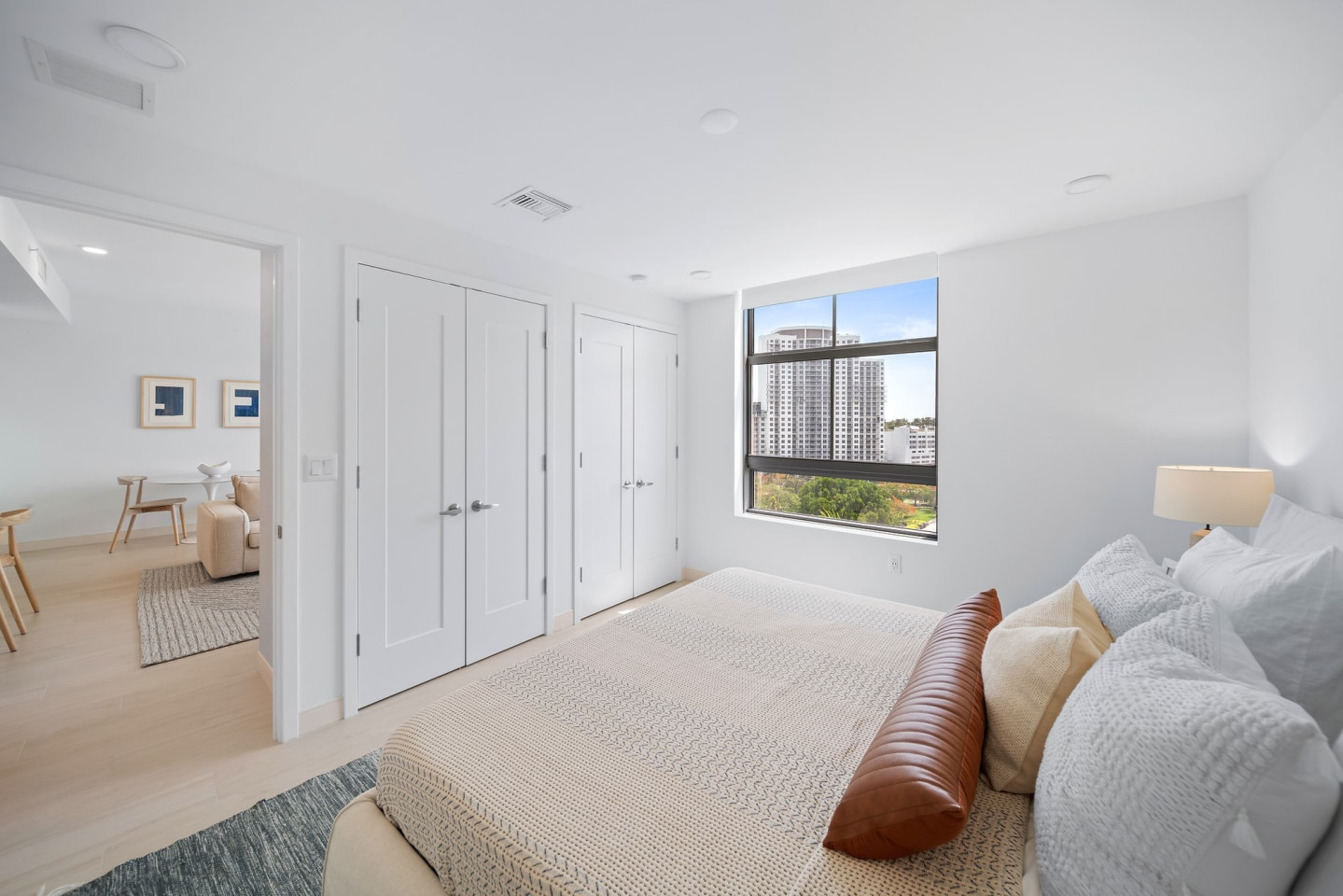 1818 Park Image 14