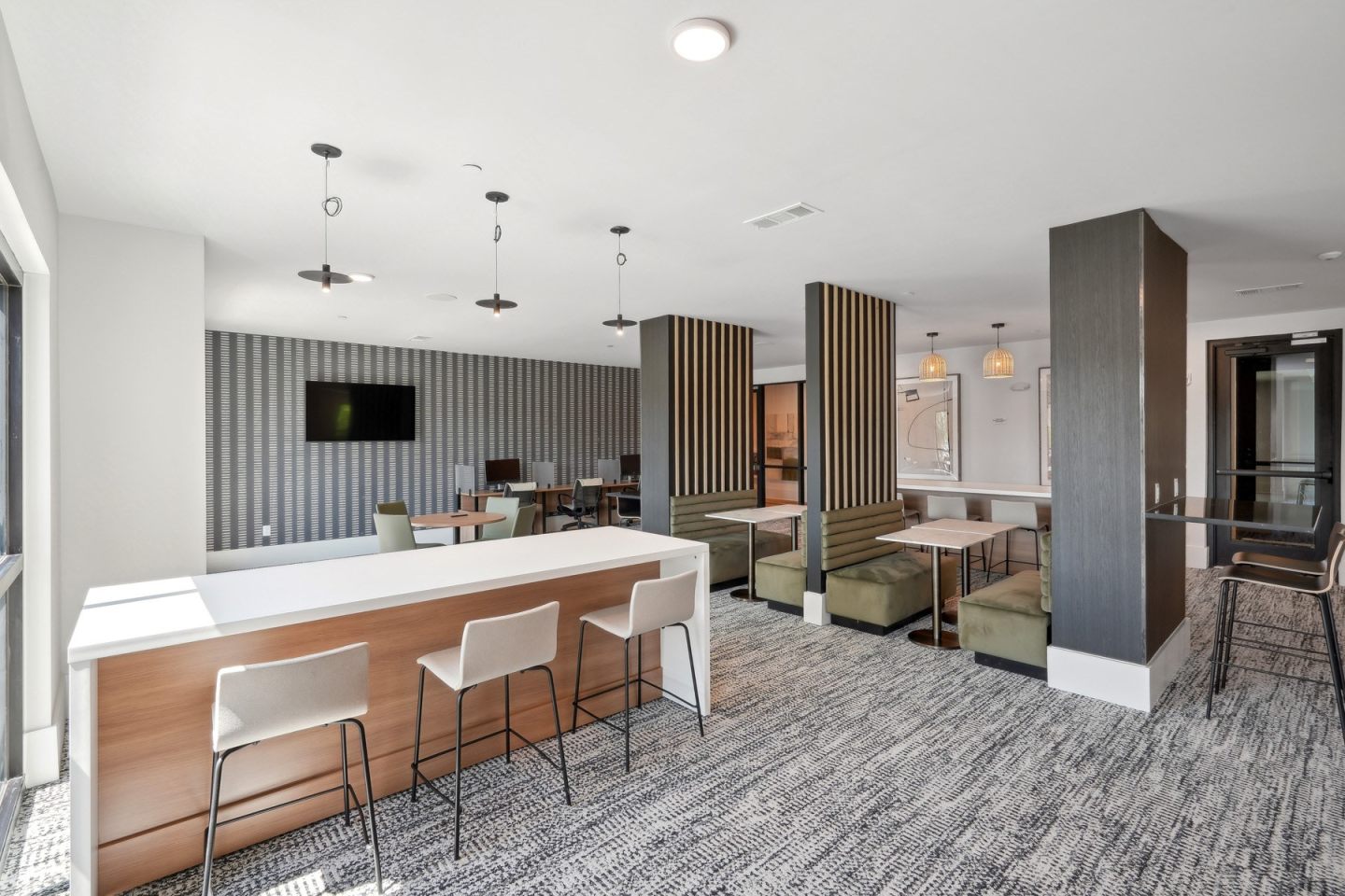 Solay Carnes Crossroads Apartments Image 5