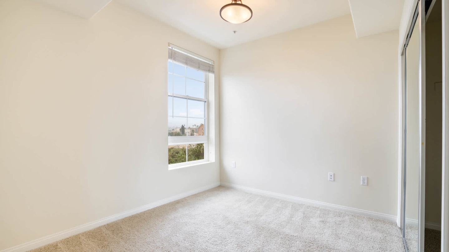 Versailles Koreatown Image 17