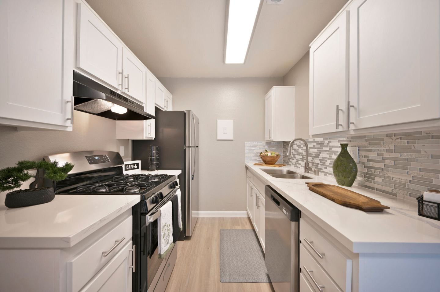 Pinewood Apartments Image 12