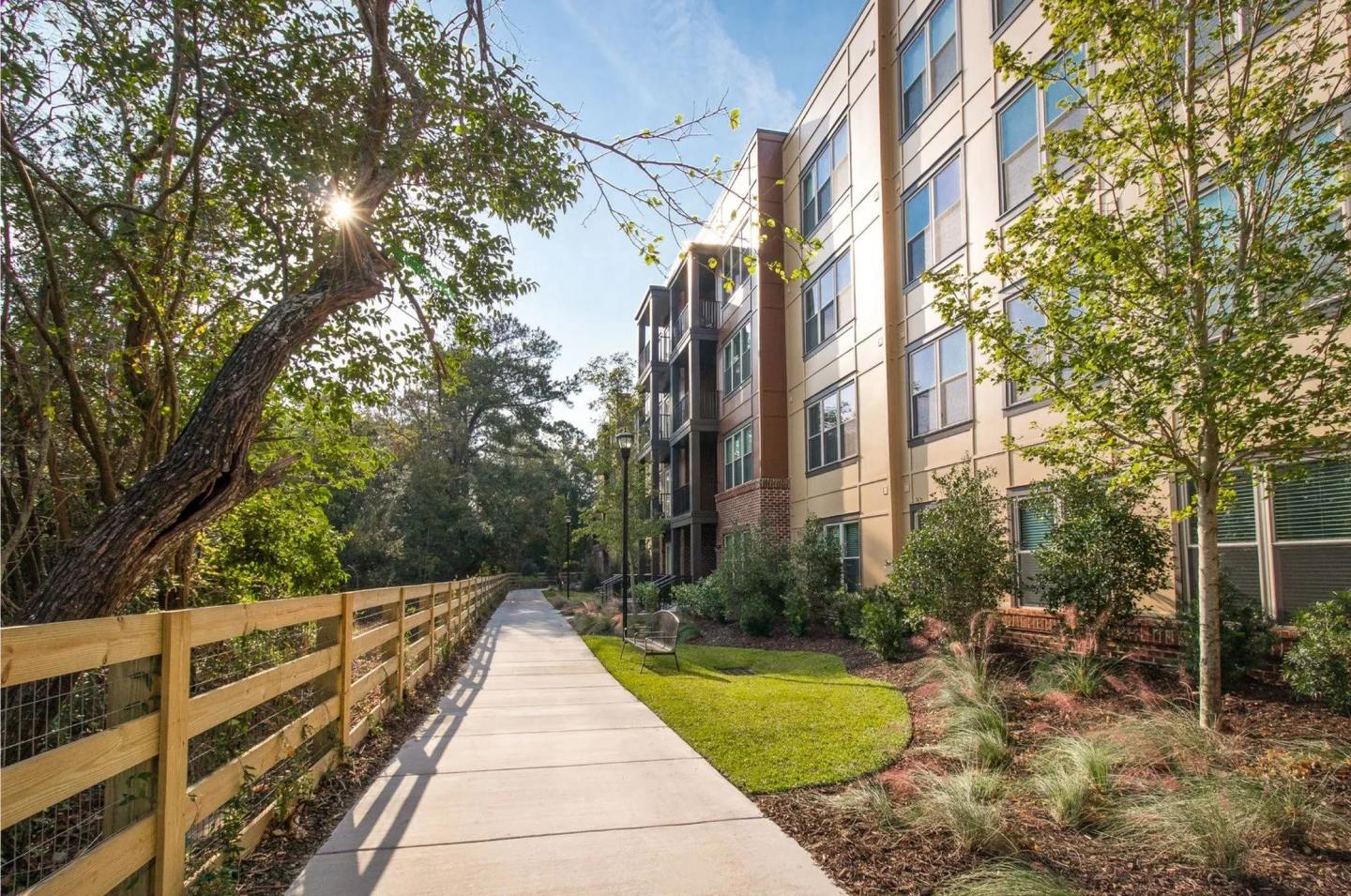 35 Folly Apartments Image 15
