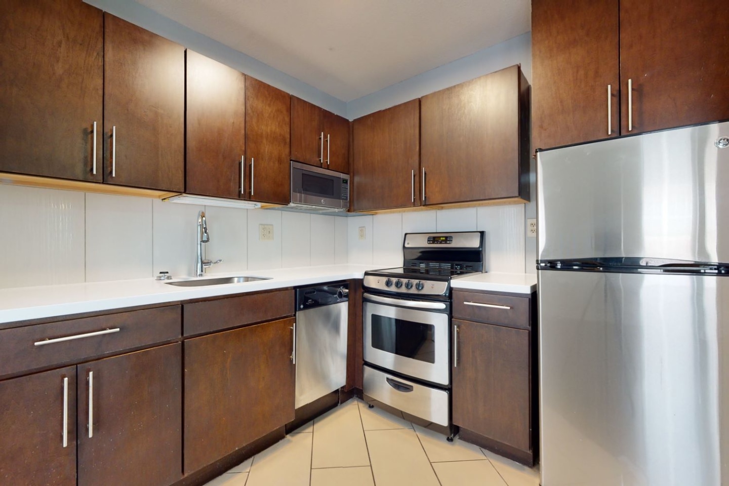 Kenwood Image 37