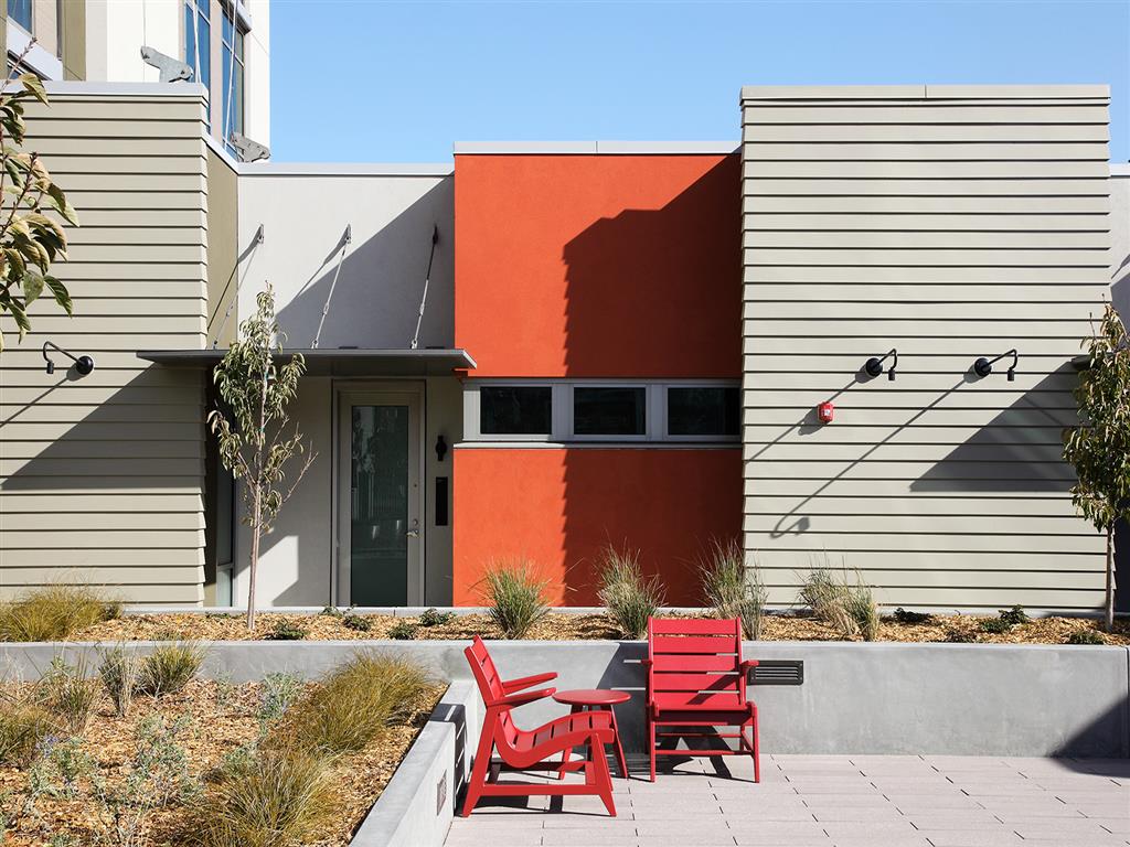 38 Dolores Image 18