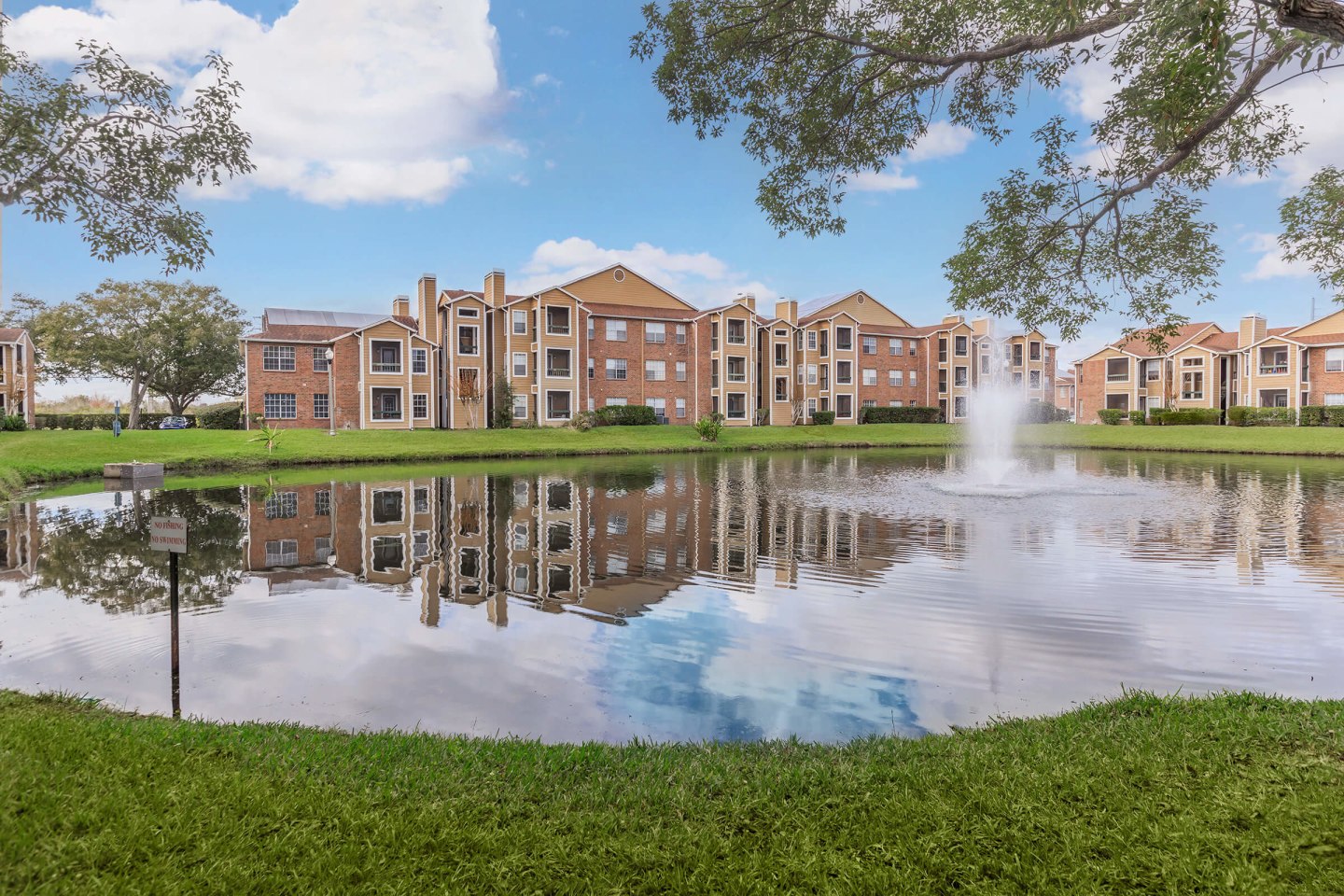 Regency Gardens Condos Image 3