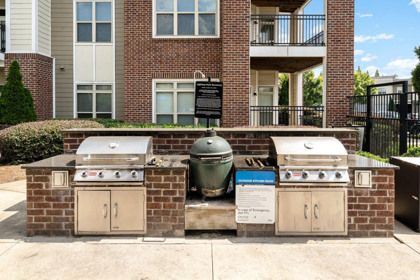 400 Belmont Image 25