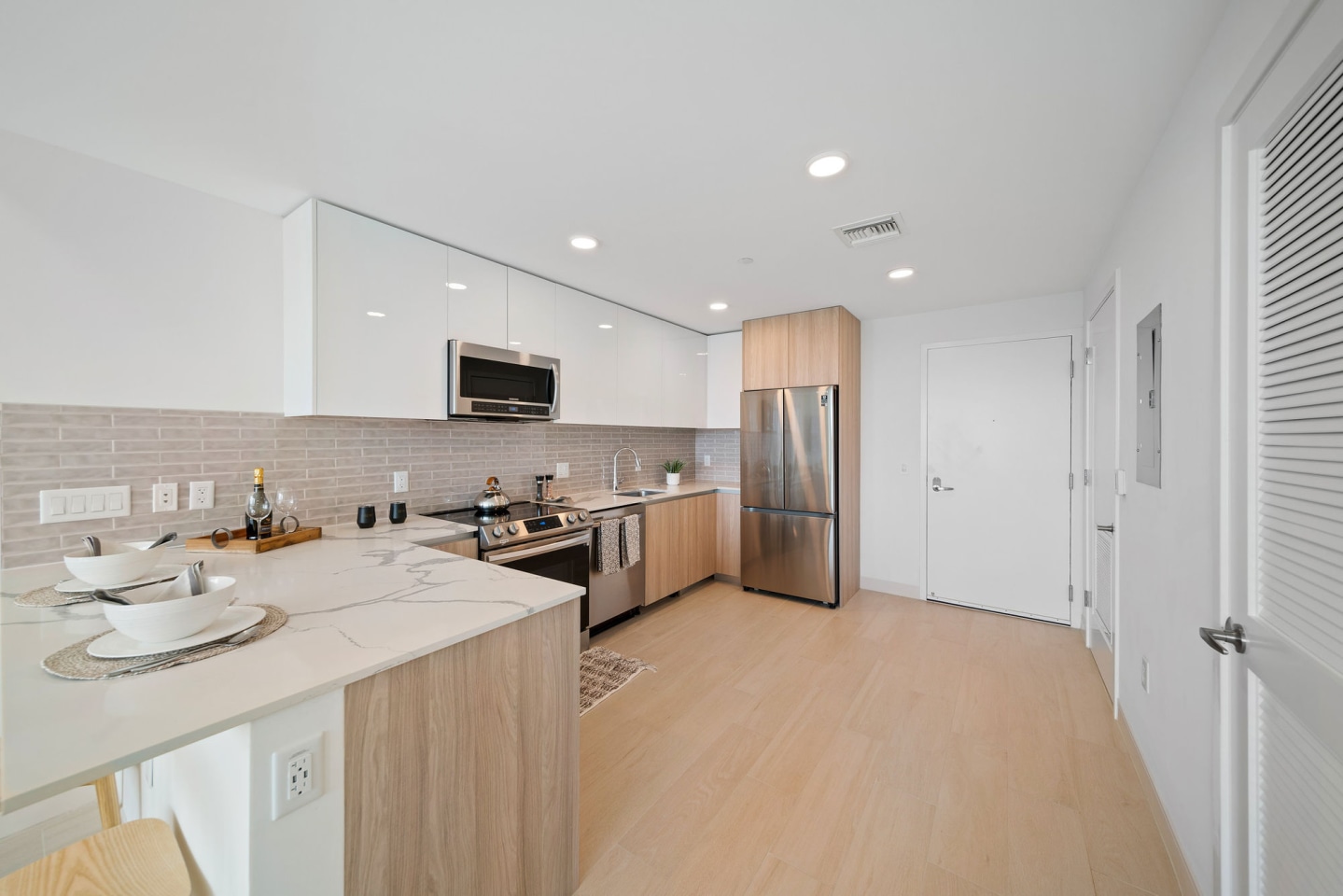 1818 Park Image 7