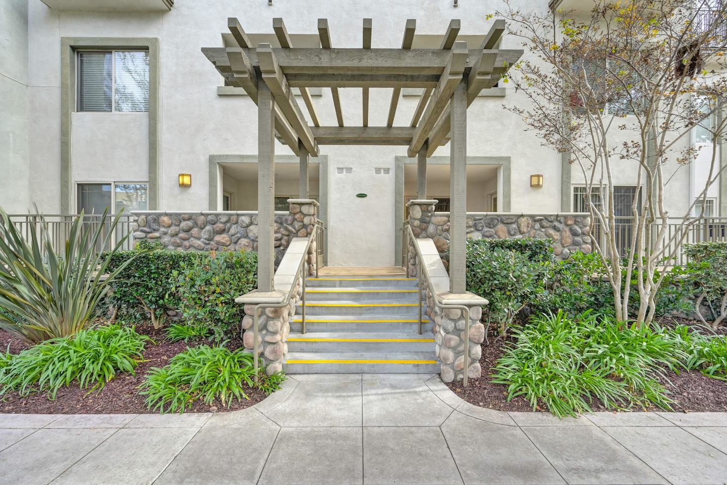 Mission Hills Commons Image 26