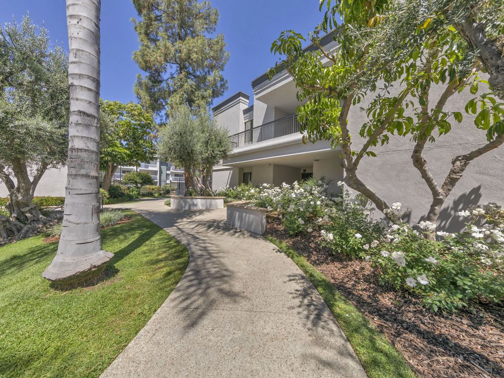 eaves Woodland Hills Image 40