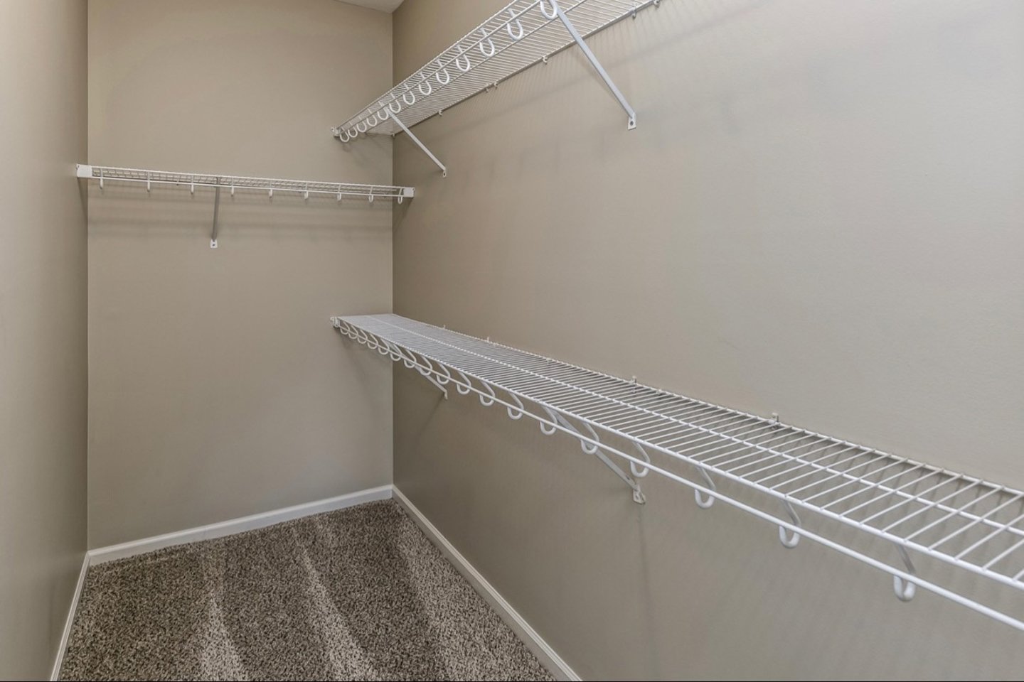 Whispering Hills Apartments Image 17