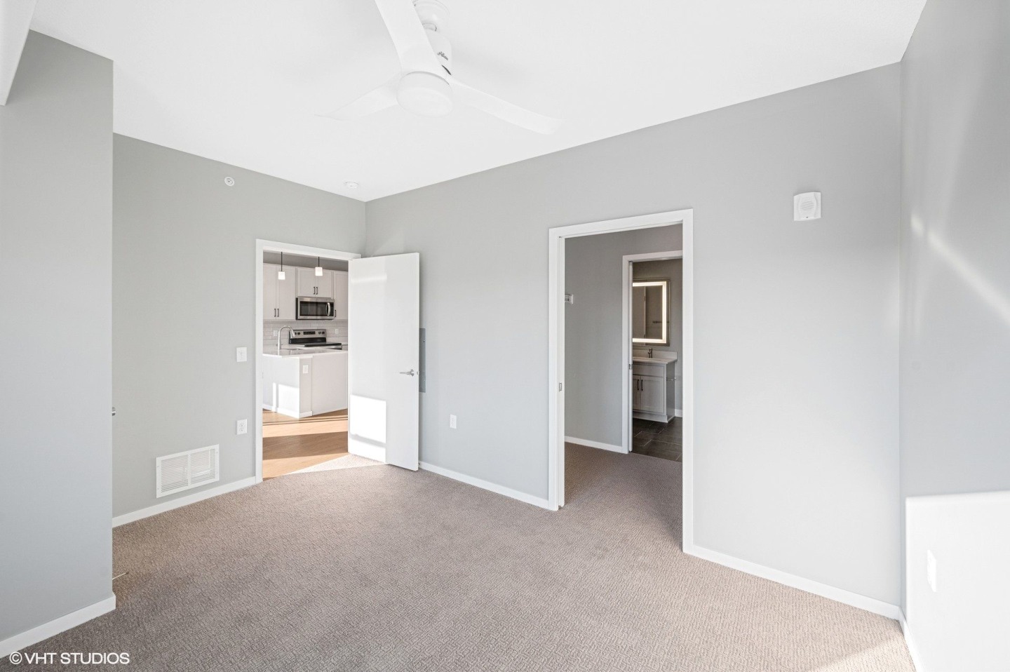 Lago Apartments Image 37