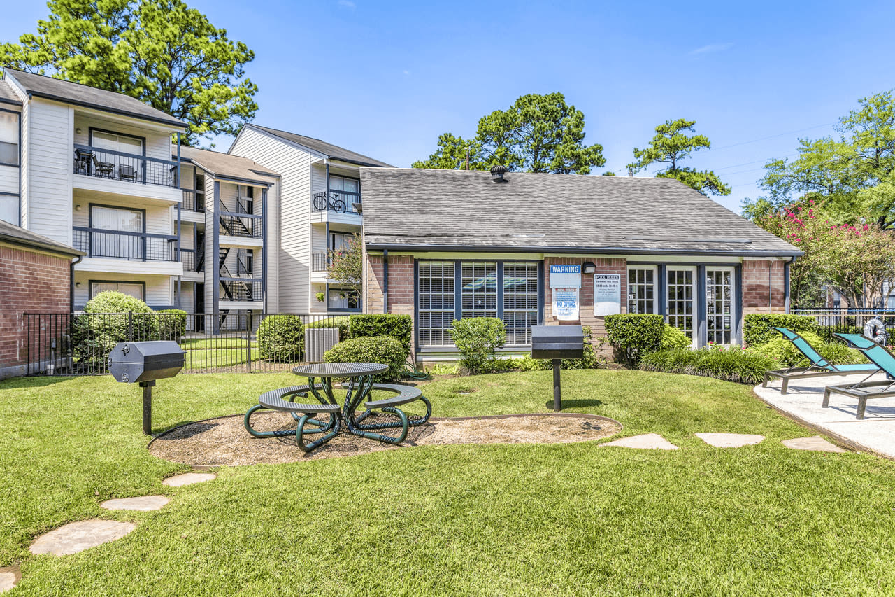 Brandon Oaks Apartments Image 18