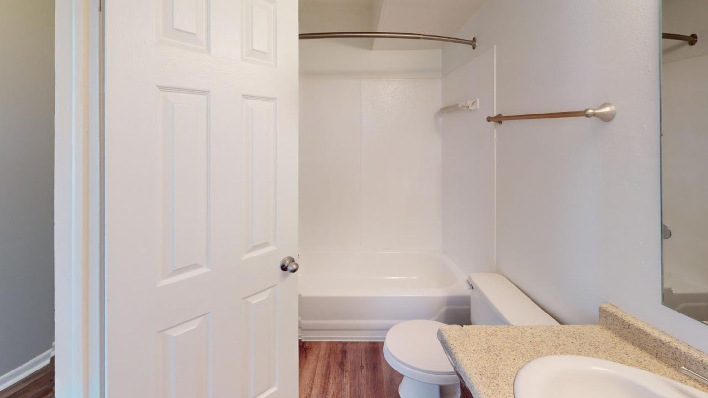 Hillcrest Apartments Image 11