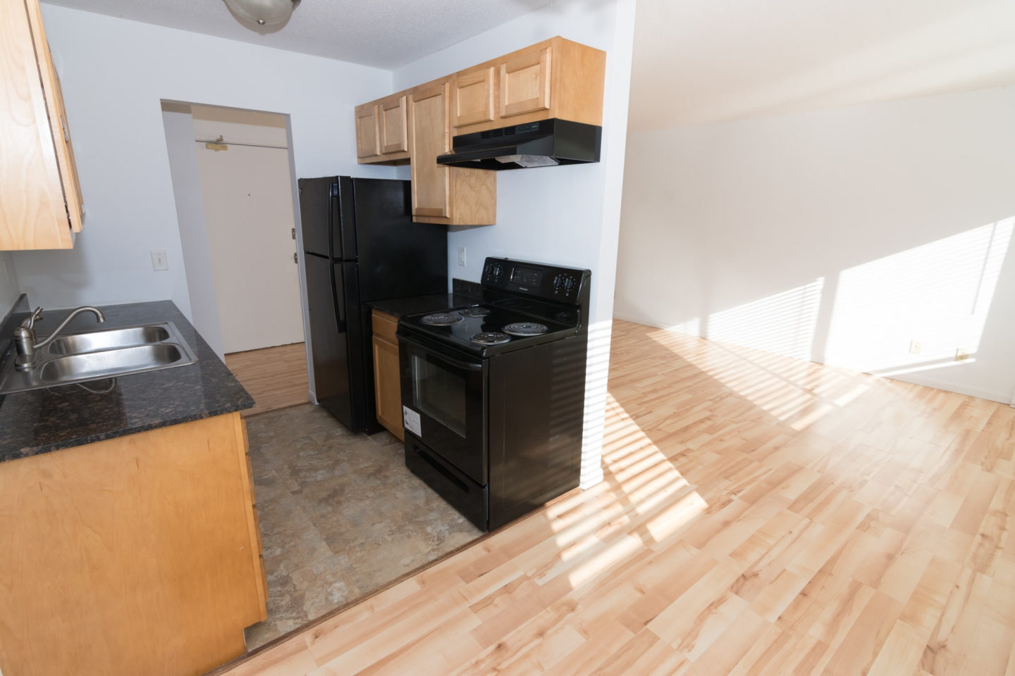 2741 Pillsbury Image 10