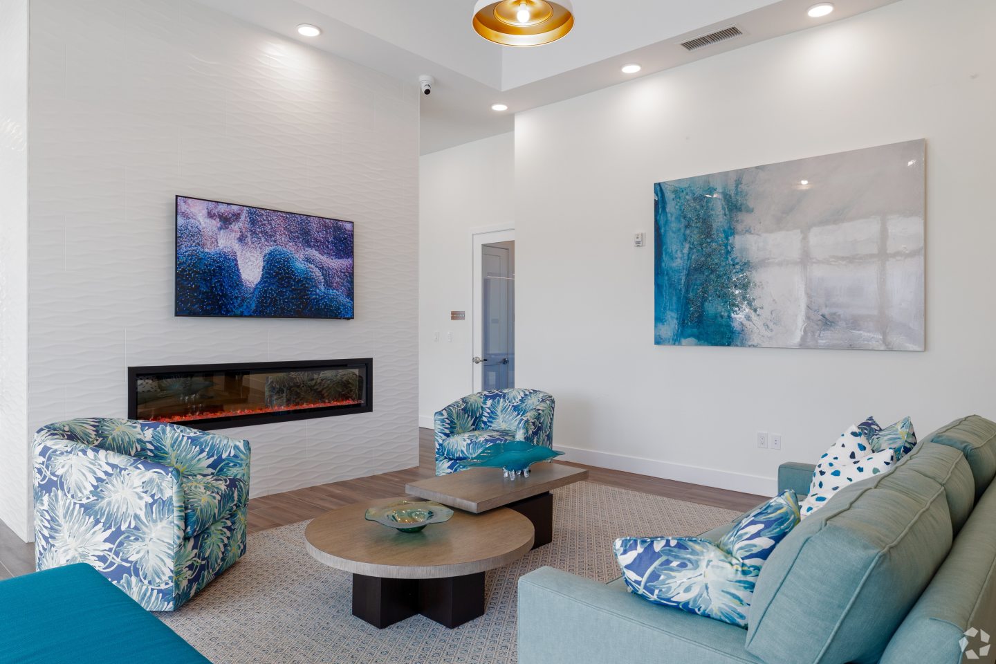 Imperial Crossing Luxury Apartment Homes Image 5