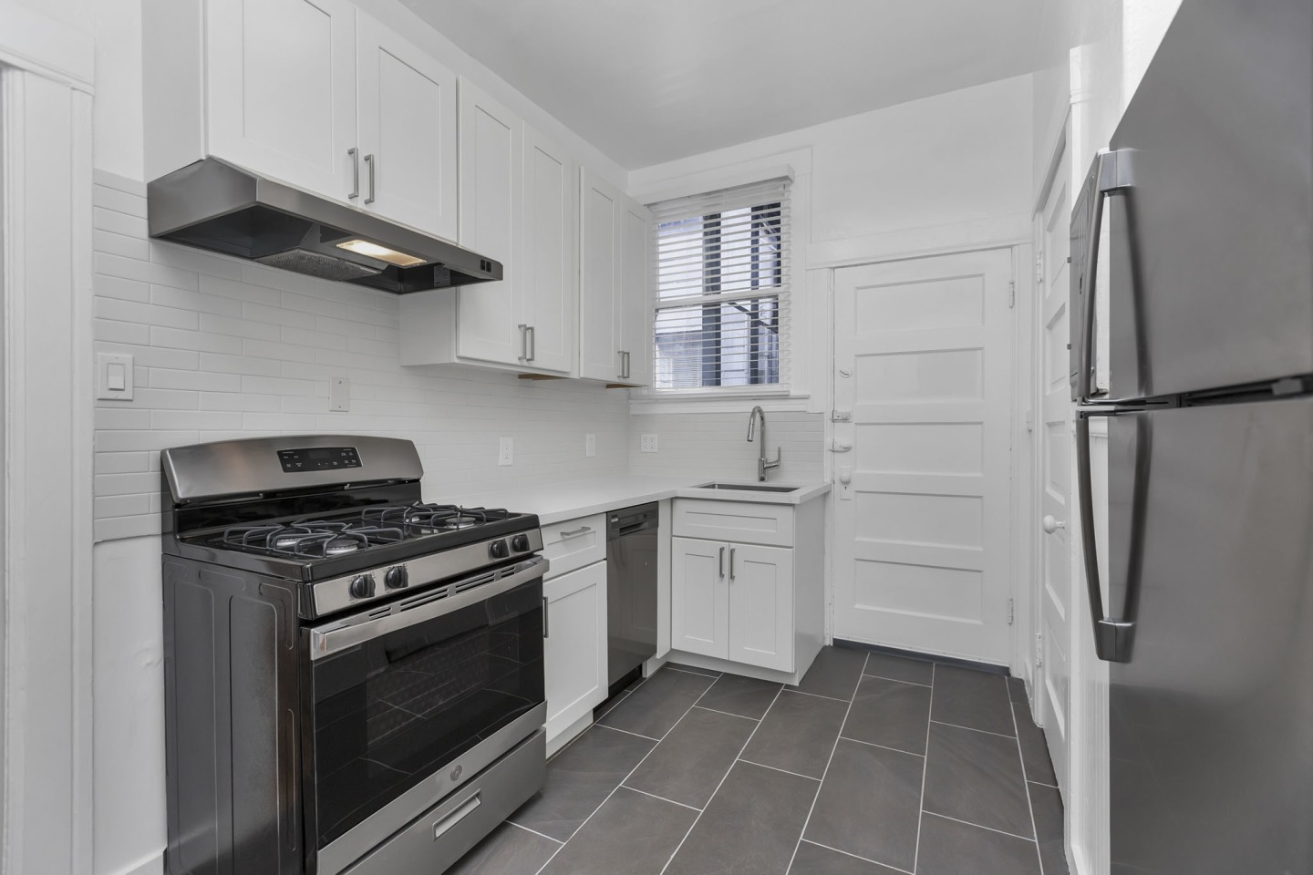 609 Ashbury Image 5