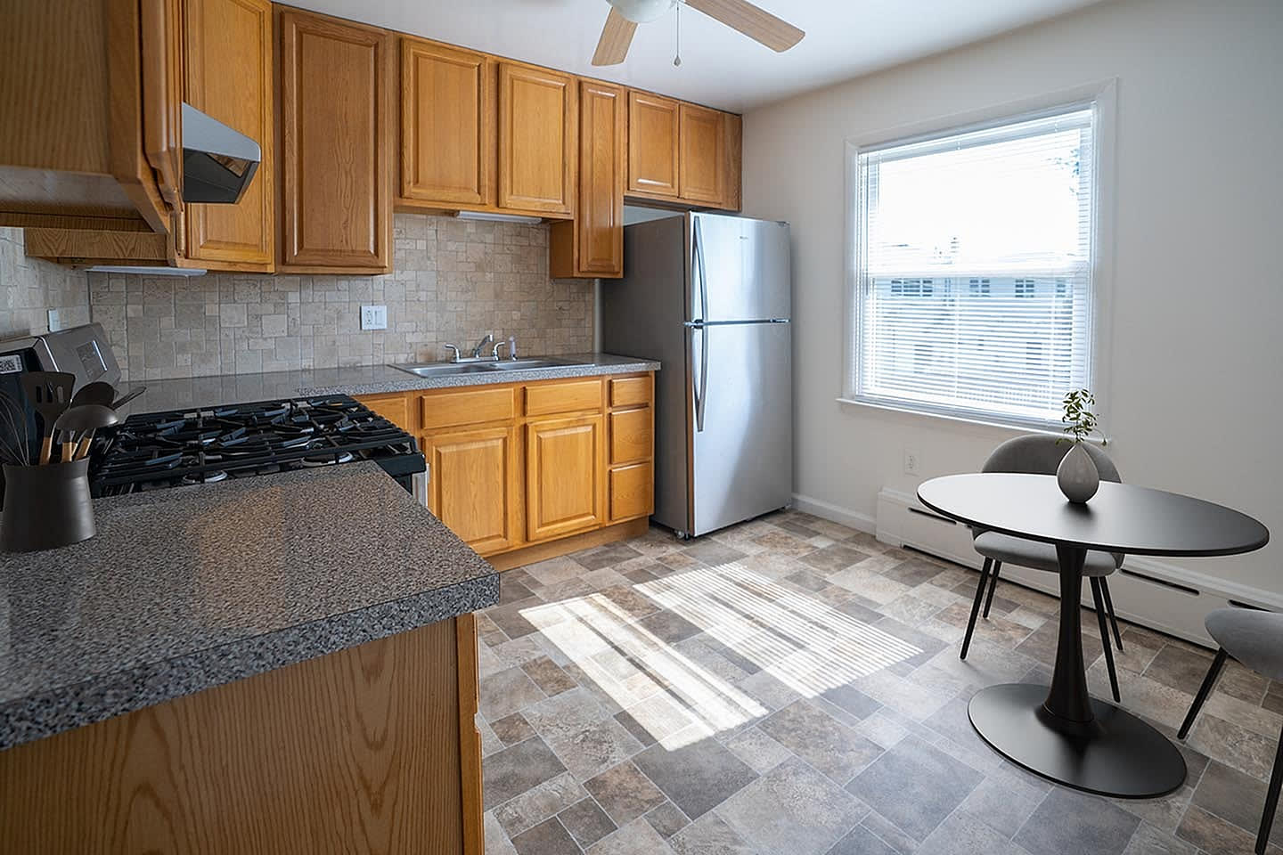 Larkwood Place Apartments Image 6