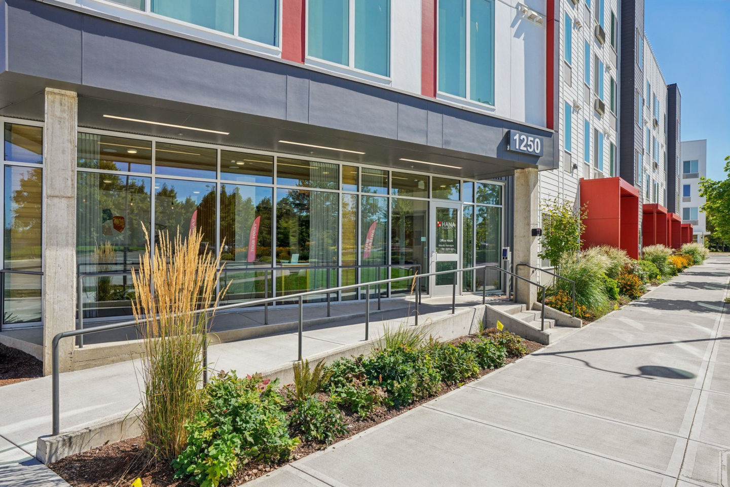 Hana Apartments Image 3