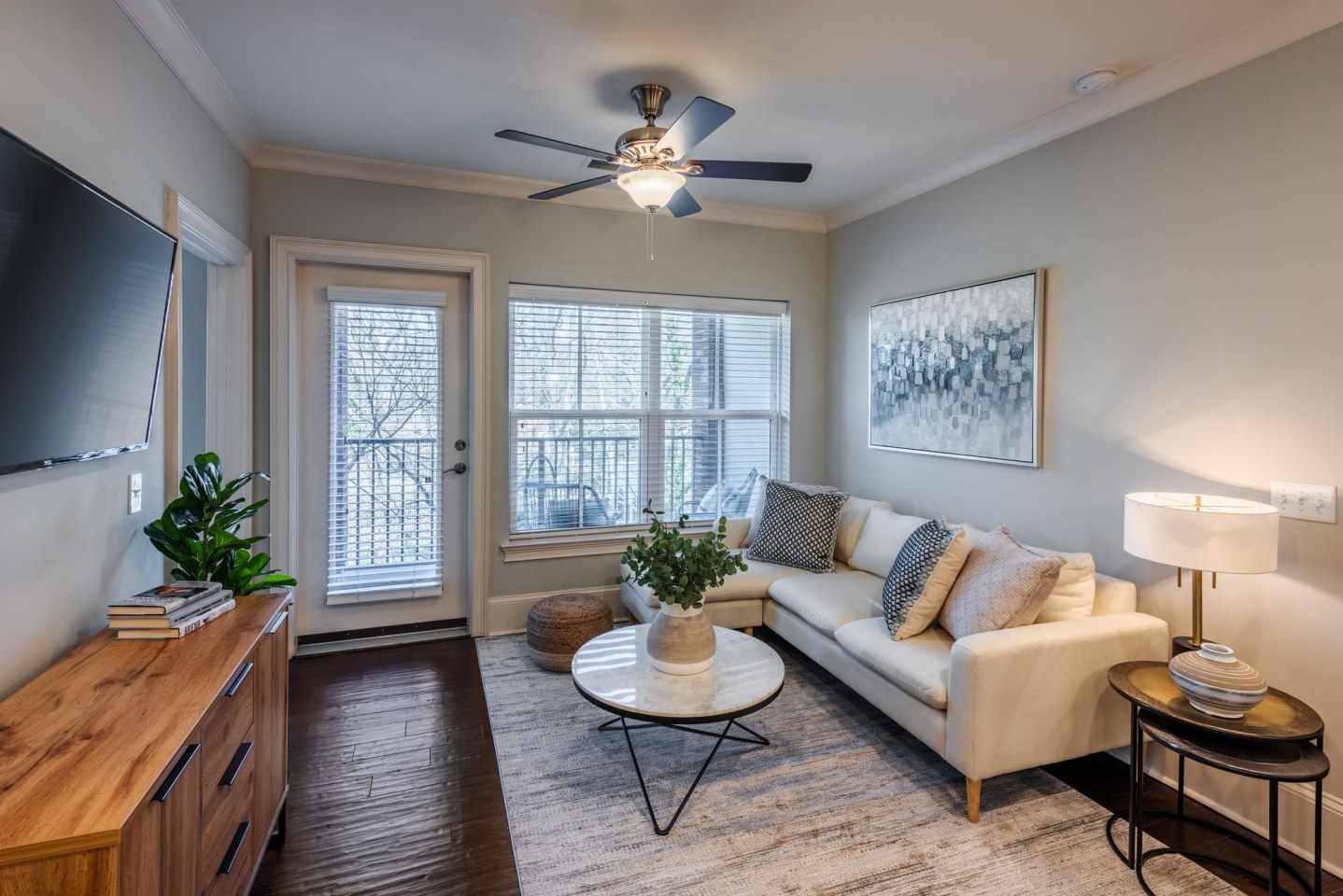 511 Queens Image 3