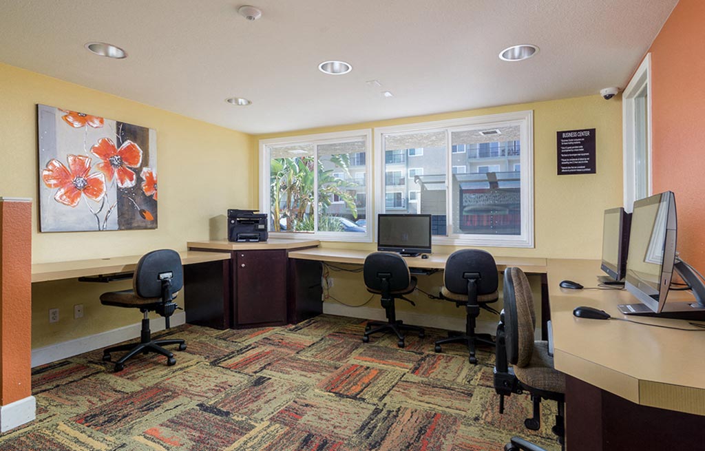 The Reserve at Warner Center Image 10