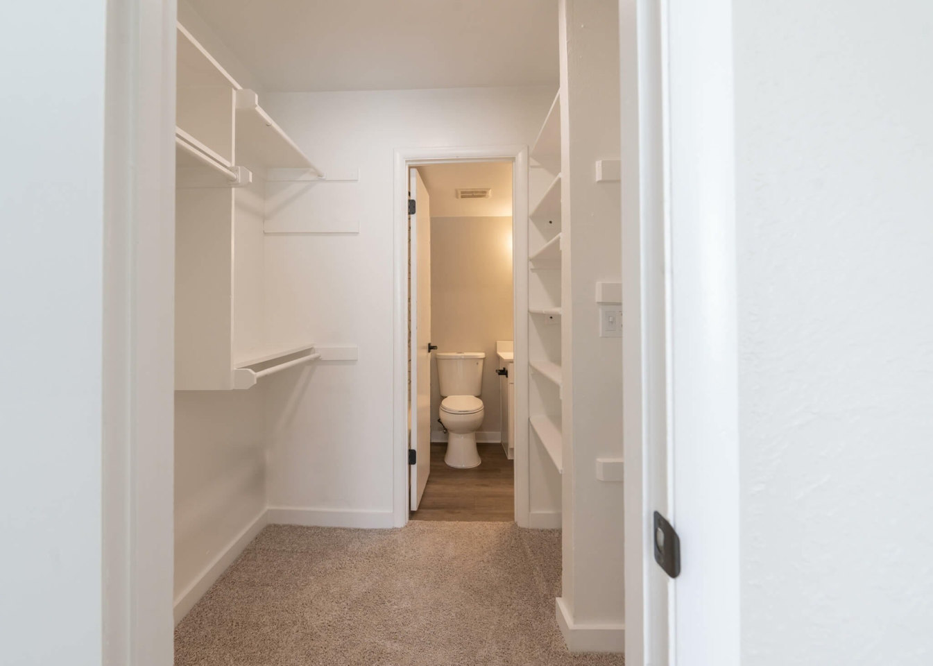 Highpoint Creek Apartments Image 12