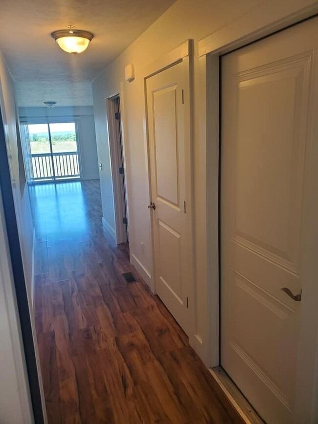 Headwaters Apartments Image 16
