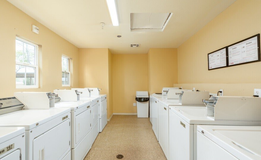 Twin Palm Apartments Image 15