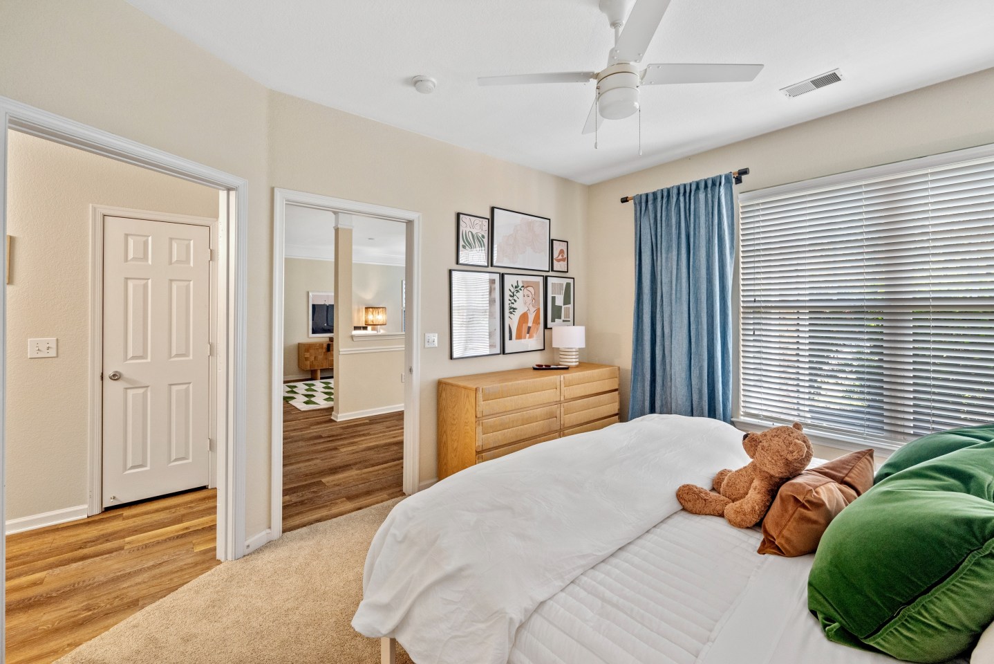 Hideaway at Greenbrier Luxury Apartments Image 9