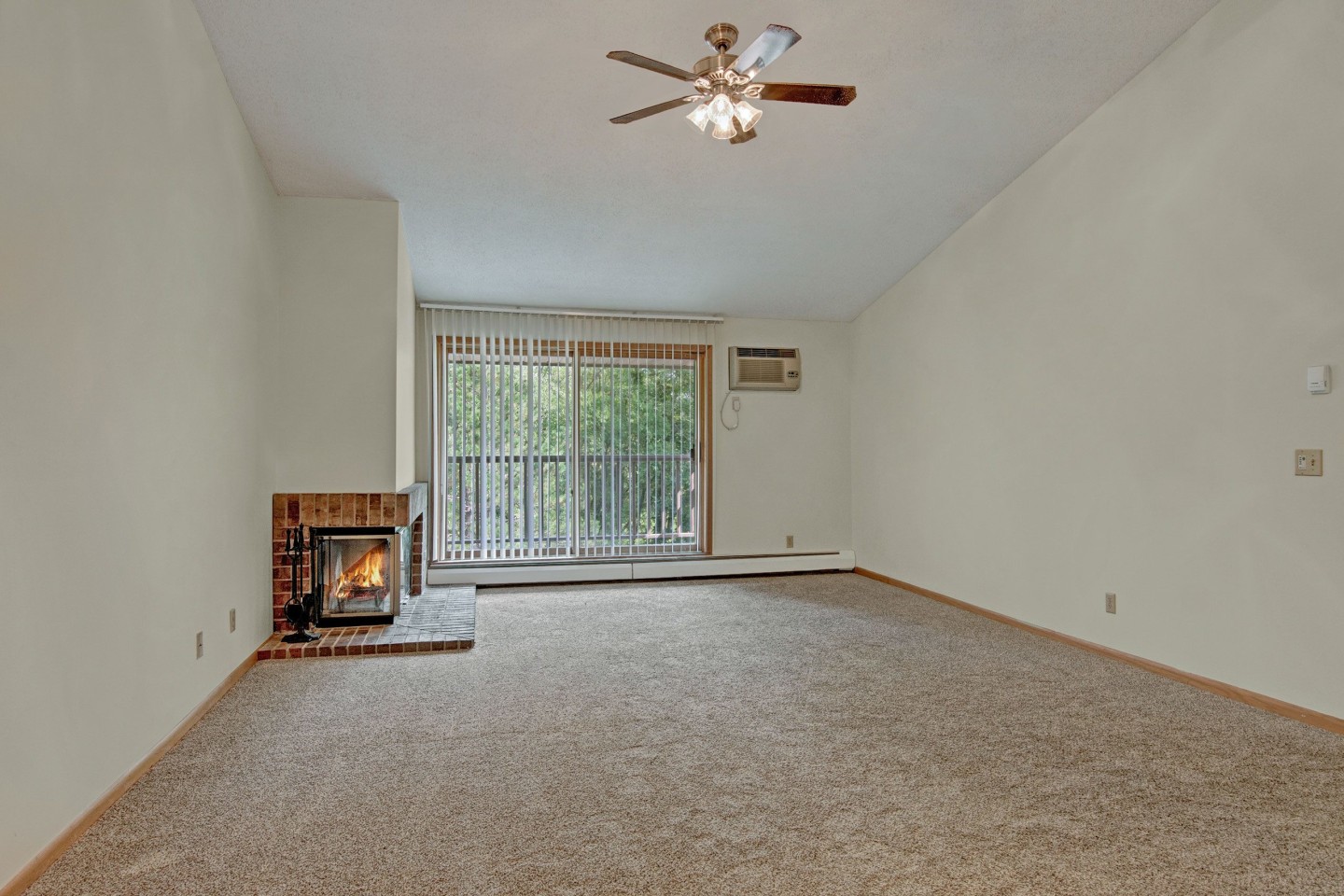 Plymouth Square at 37th Apartments Image 4