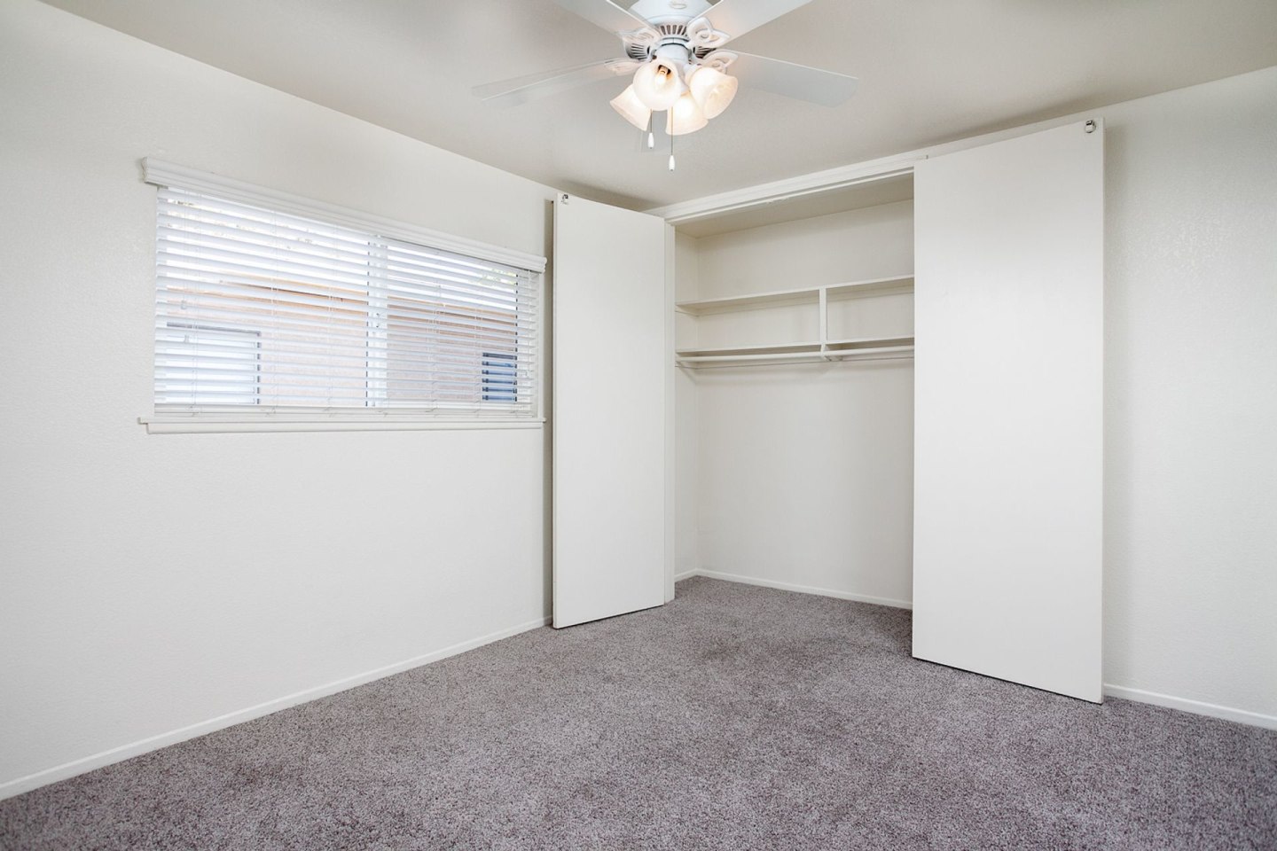 Lakewood Manor Image 31