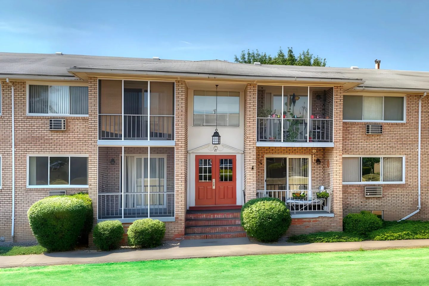 Clover Park Apartments Image 1