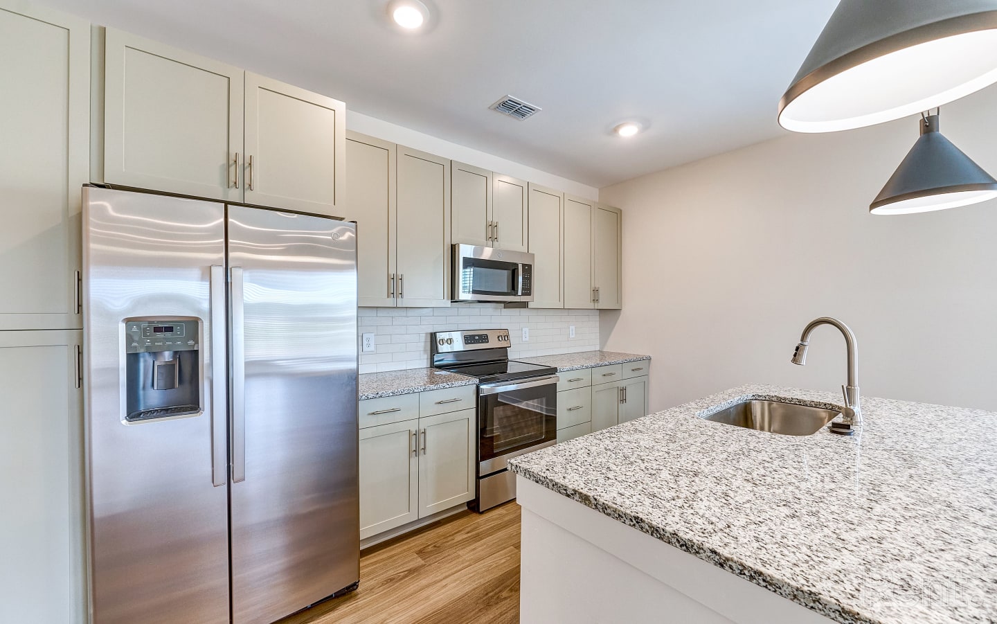 Classic City Flats | Luxury Apartments Image 1