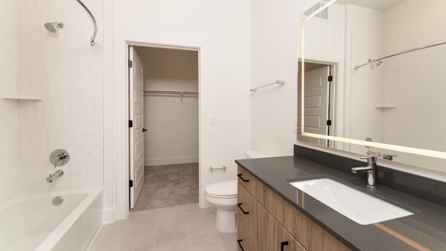 Lyle Apartments Image 38