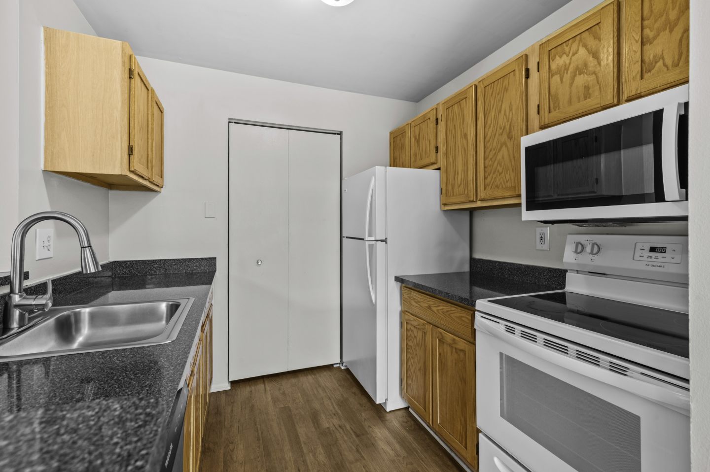 Village Club of Farmington Hills Image 40