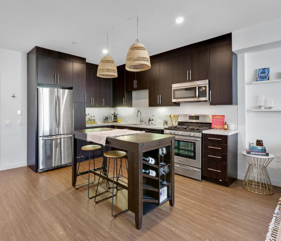 The Metropolitan at Larchmont Village Image 6