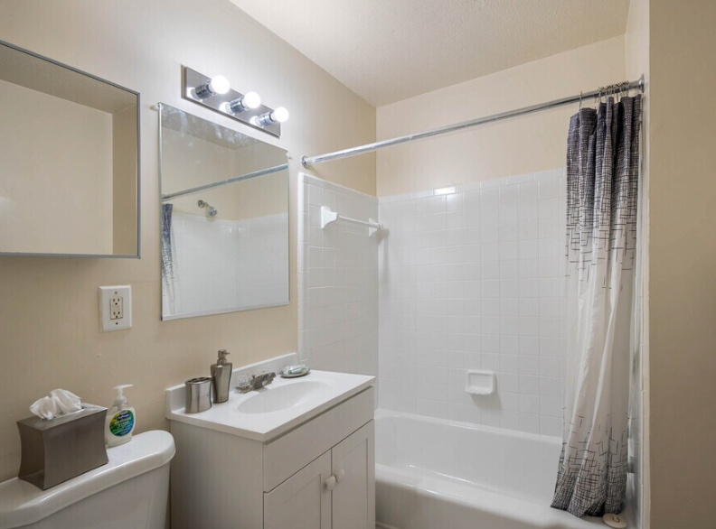 The Courts of Camp Springs Image 12